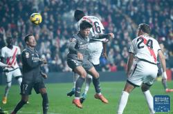 德甲赛程吃紧，巴塞罗那转会期绝杀压哨，赛场秩序良好，球队文化再被提及(皇马03完败巴塞罗那)-lol押注网站