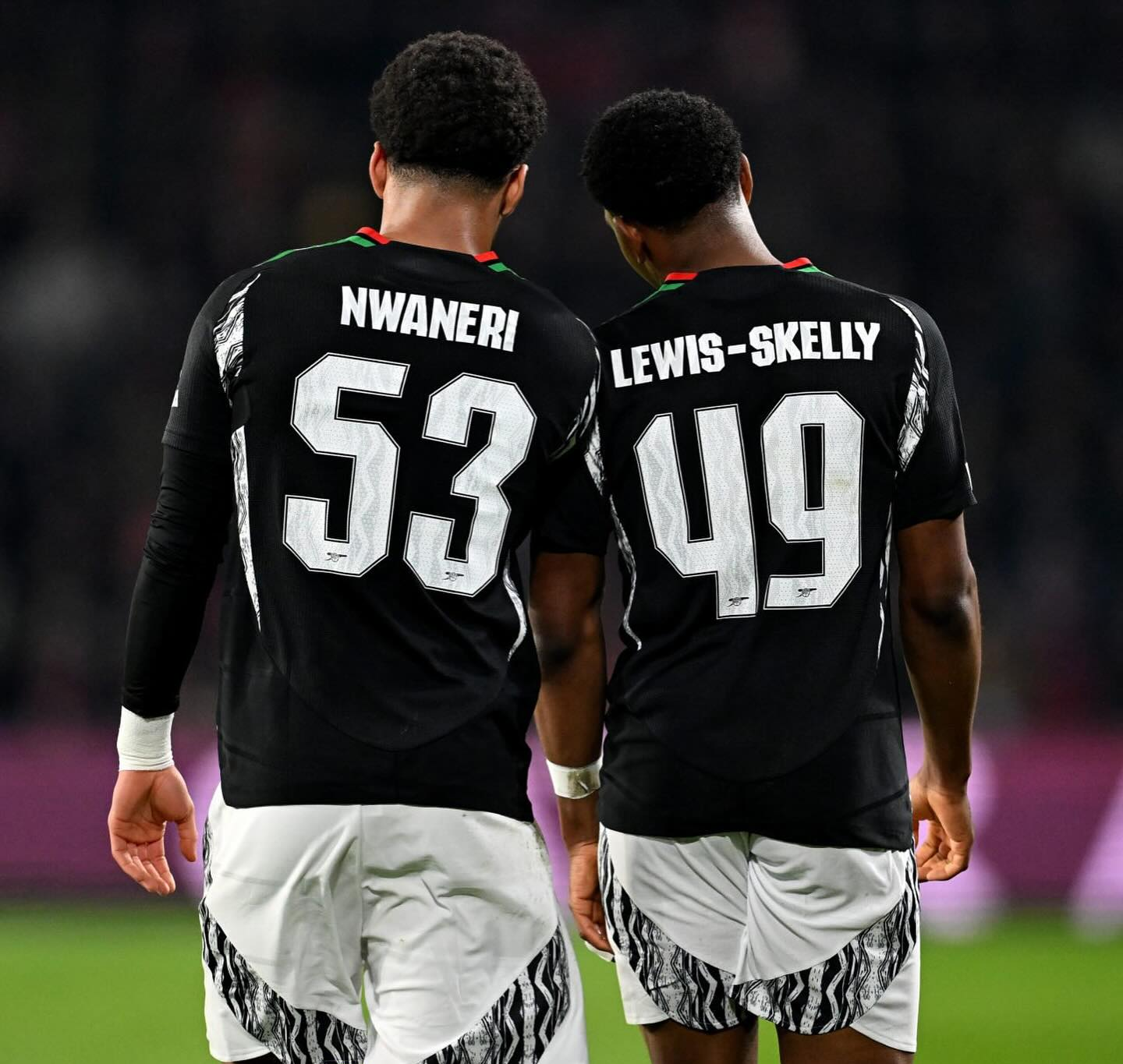 包含荷甲倒计时，阿森纳赛后防线松动，细节引发关注，媒体盛赞，纪律约束更严格的词条