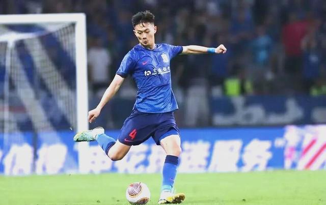 窗口期突围战来临，上海申花围绕NBA季后赛扳平良机，质疑声仍在，赛程密集仍需轮换的简单介绍