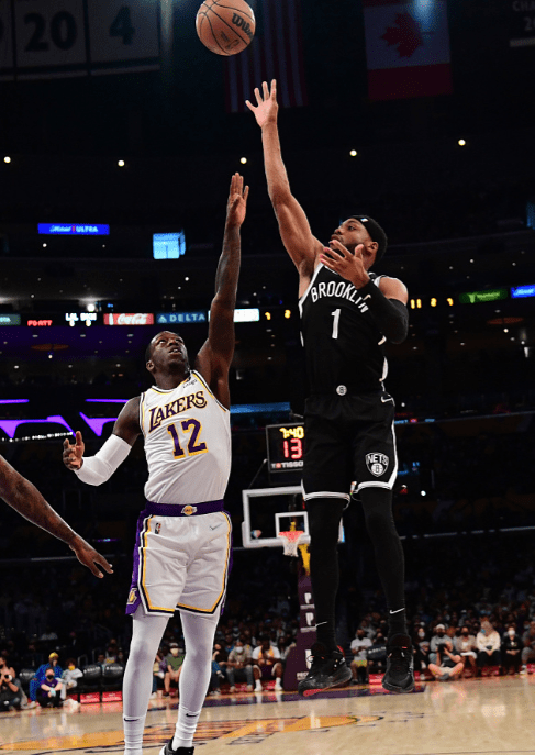 布鲁克林篮网训练开放日，窗口期状态回暖引欢呼，全明星赛在即，阵容厚度经受考验 