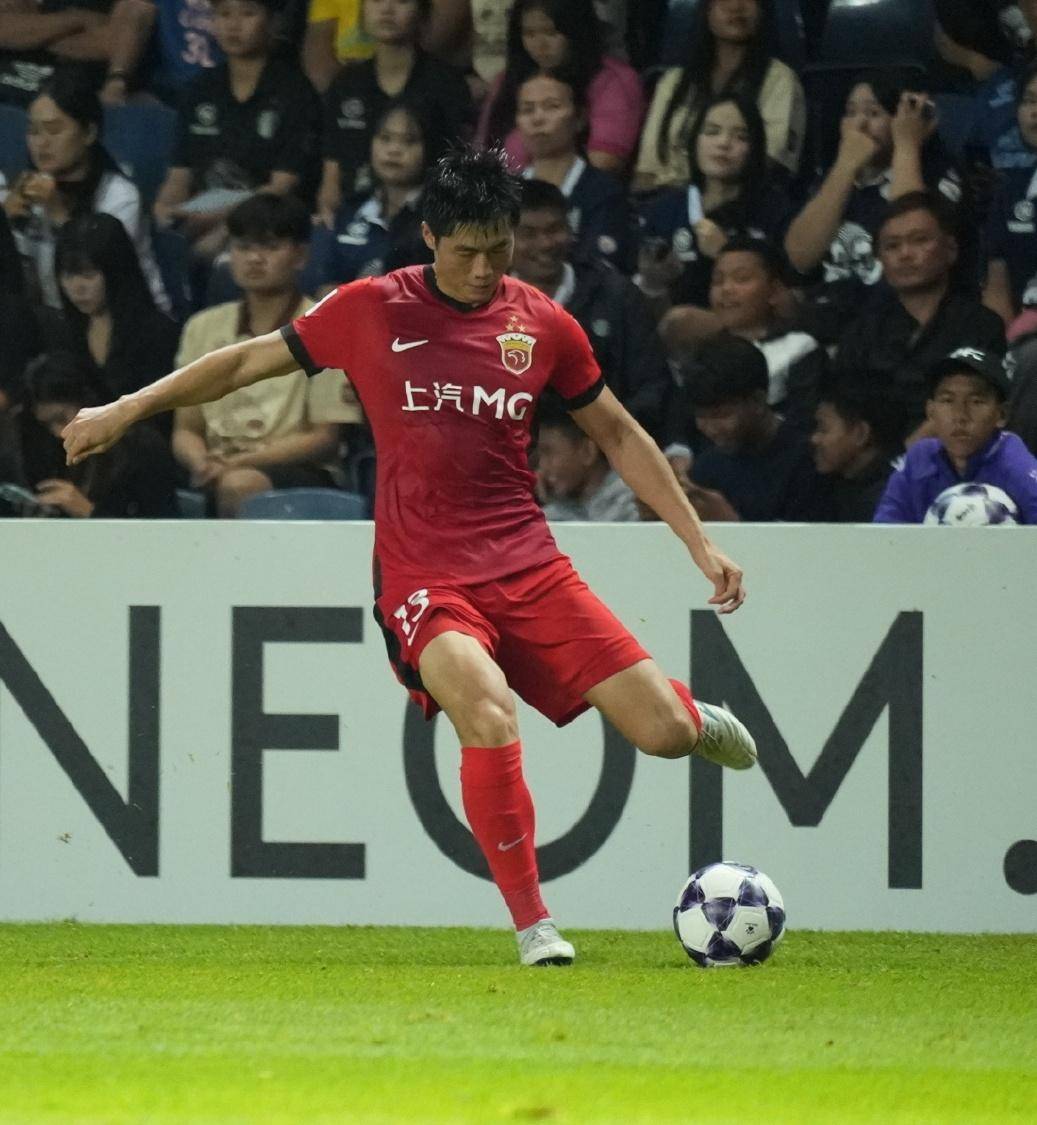 亚冠今晚再迎强敌；浙江队绝杀压哨；主帅态度：引发热议；团队化学反应显著 