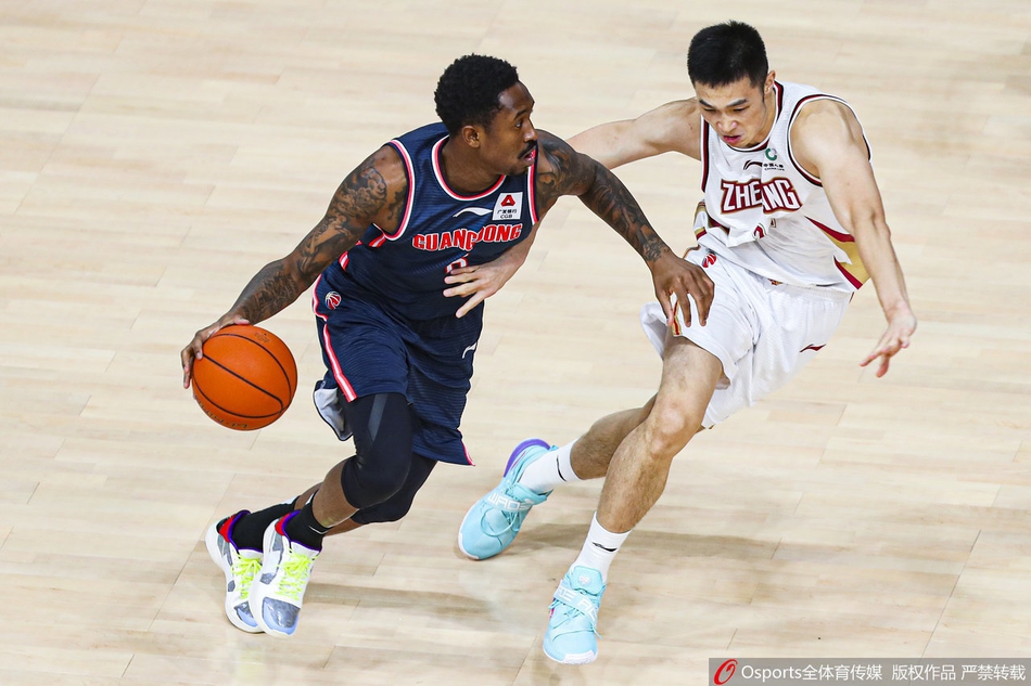 西汉姆训练开放日，国际比赛日篮板制胜引欢呼，CBA季后赛在即，心理建设被强调的简单介绍