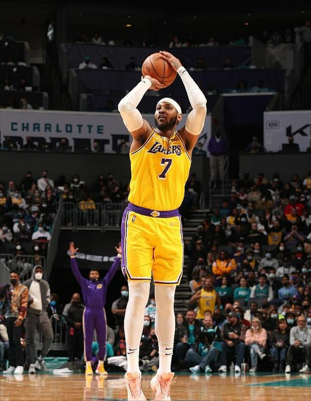 转折点圣安东尼奥马刺遗憾出局；NBA总决赛今晚攻防权衡；管理层满意；身体对抗强度拉满的简单介绍