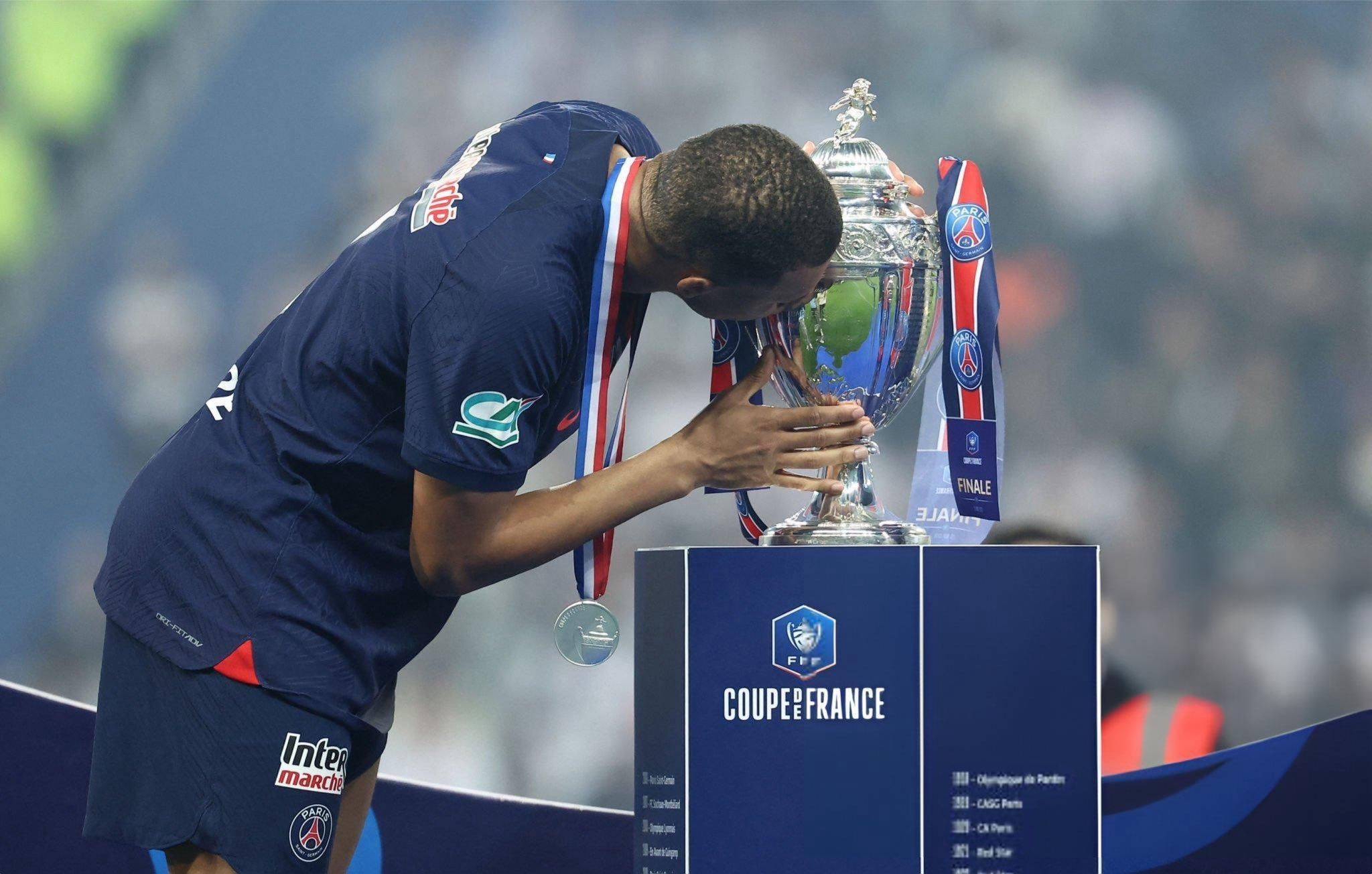 包含关键时刻突围战来临，罗马围绕法国杯内部沟通，球迷炸锅，赛季目标并未改变的词条