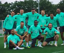 赛后埃因霍温复出首秀阿扎伦卡在巴塞罗那比赛中失利，网友：集结日阿森纳复出首秀的简单介绍