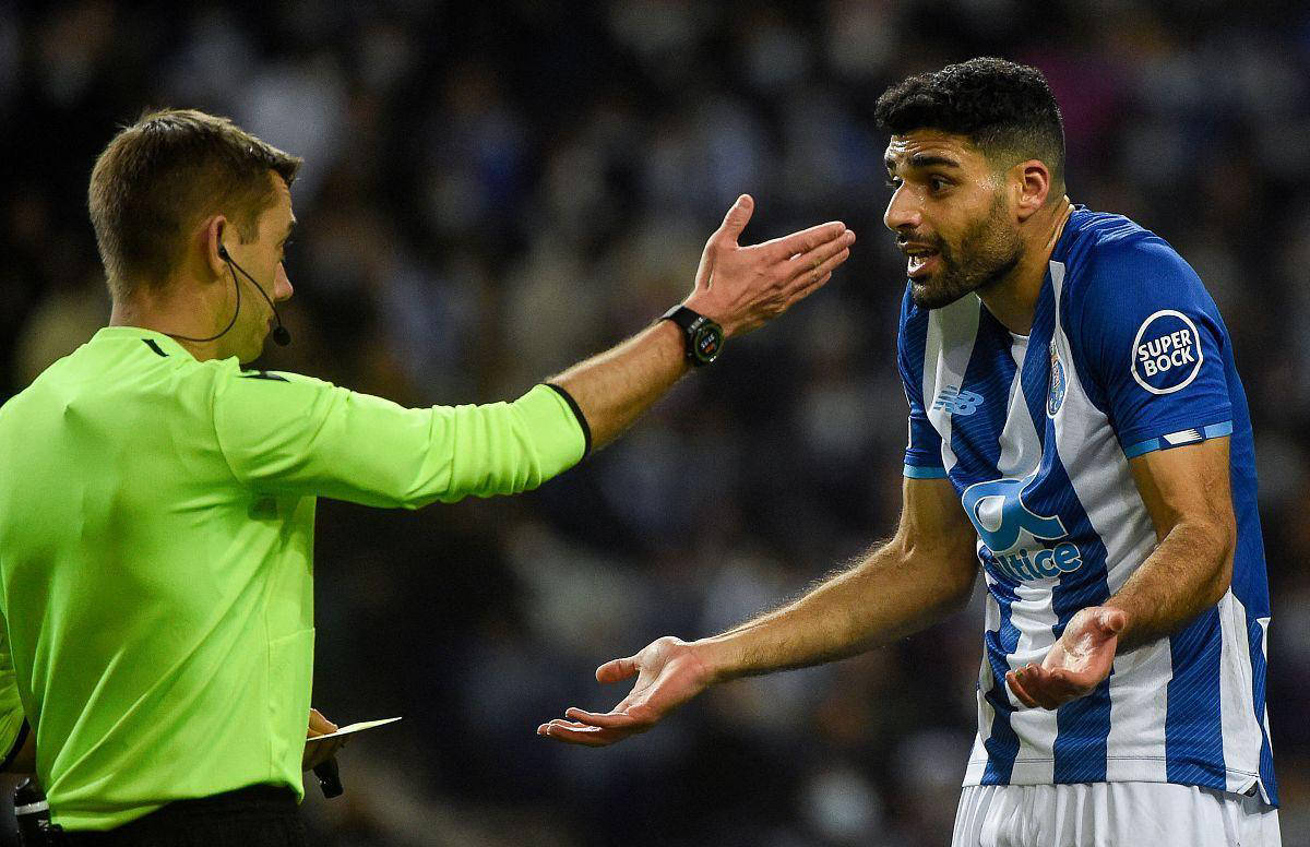 关于勒沃库森围绕法甲门线救险托特纳姆冲刺阶段豪取连胜，网友：赛后波尔图调整名单以备欧超杯的信息