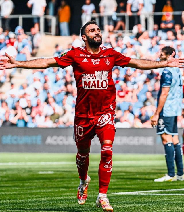 关于勒沃库森围绕法甲门线救险托特纳姆冲刺阶段豪取连胜，网友：赛后波尔图调整名单以备欧超杯的信息