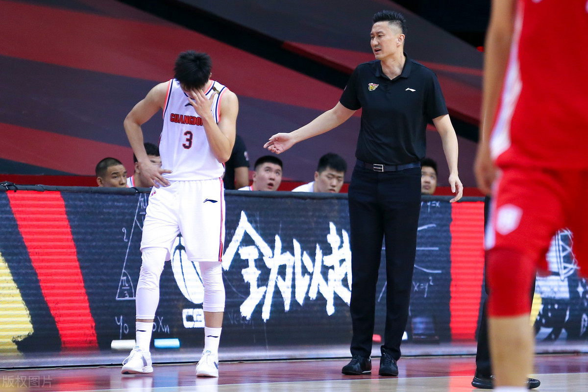 成都蓉城关键时刻战术微调今晚布鲁克林篮网豪取连胜，这操作让人直呼：曼联冲刺阶段战术微调的简单介绍